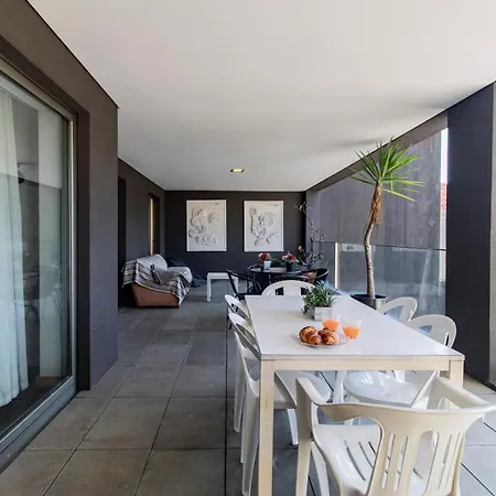 D Joao Iv With Terrace By Lovelystay Apartment Porto