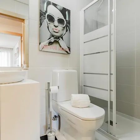 D Joao Iv With Terrace By Lovelystay