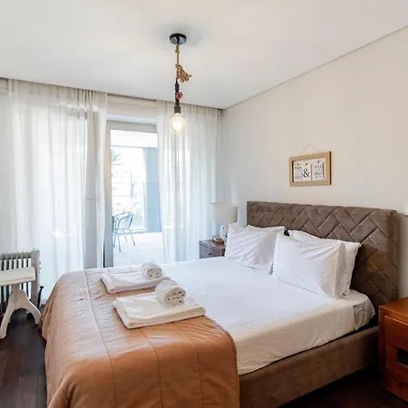 D Joao Iv With Terrace By Lovelystay