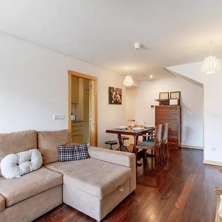 D Joao Iv With Terrace By Lovelystay