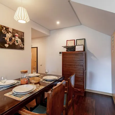 D Joao Iv With Terrace By Lovelystay Apartment