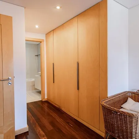 D Joao Iv With Terrace By Lovelystay