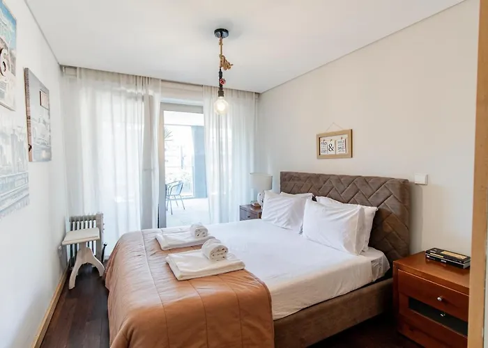 D Joao Iv With Terrace By Lovelystay