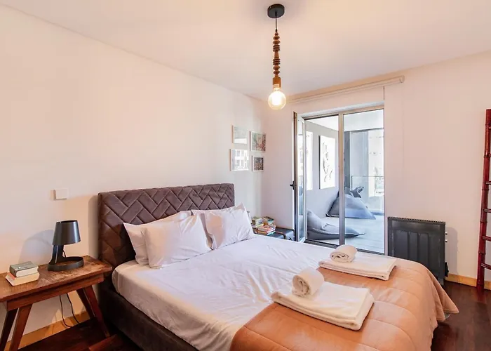 Apartamento D Joao Iv With Terrace By Lovelystay