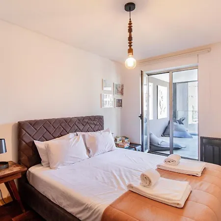 Apartamento D Joao Iv With Terrace By Lovelystay