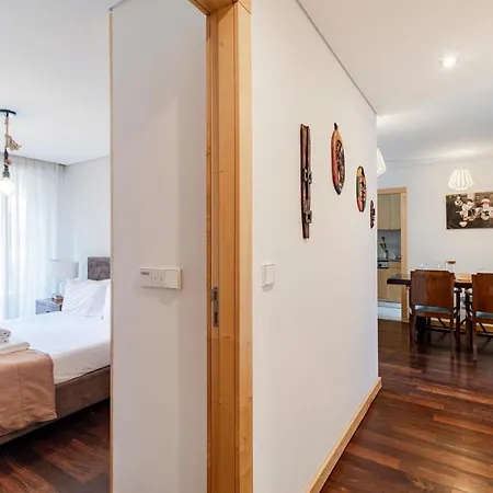 Apartamento D Joao Iv With Terrace By Lovelystay Oporto