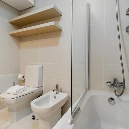 Apartamento D Joao Iv With Terrace By Lovelystay *