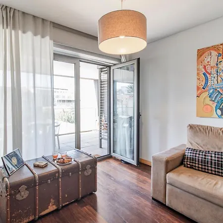 D Joao Iv With Terrace By Lovelystay *